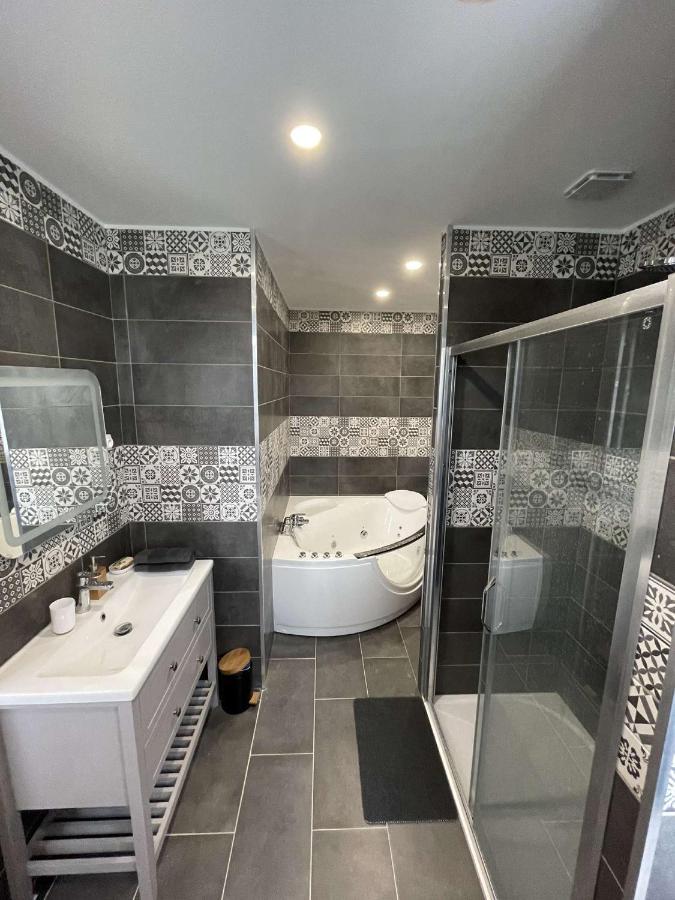 Domaine D'Aveluy Bed & Breakfast Екстериор снимка